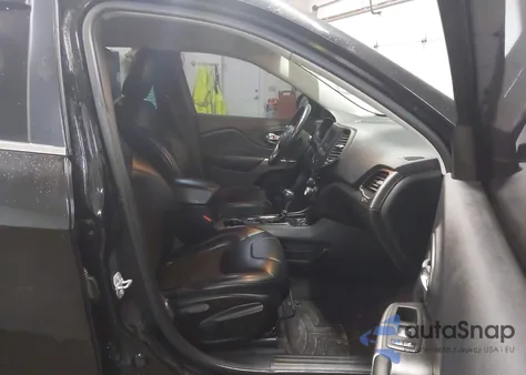 2019 Jeep Cherokee Latitude Plus Fwd z USA, uszkodzony, nr VIN 1C4PJLLB2KD131596